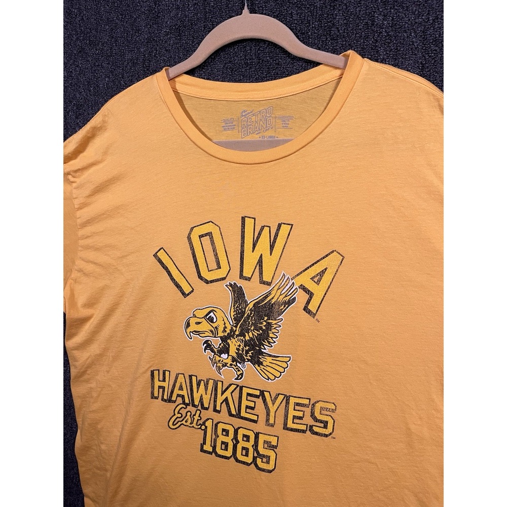Iowa Hawkeyes Shirt Mens 2XL Yellow Retro Brand Herky College Tee NCAA